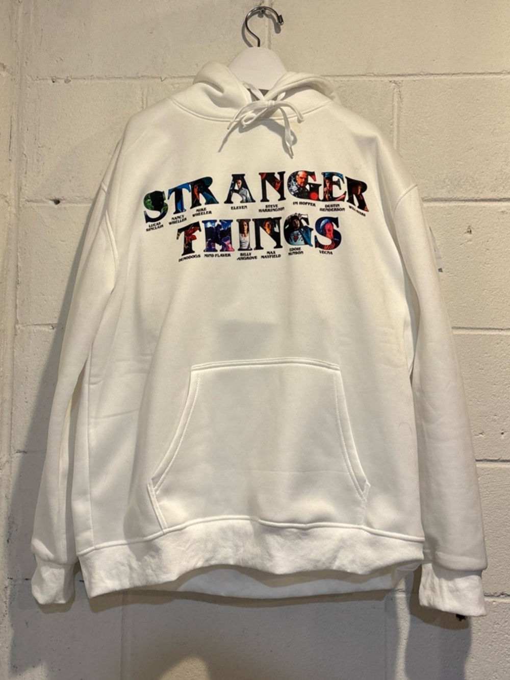 Stranger Things Netflix white sweatshirt hoodie long sleeve pullover size XL